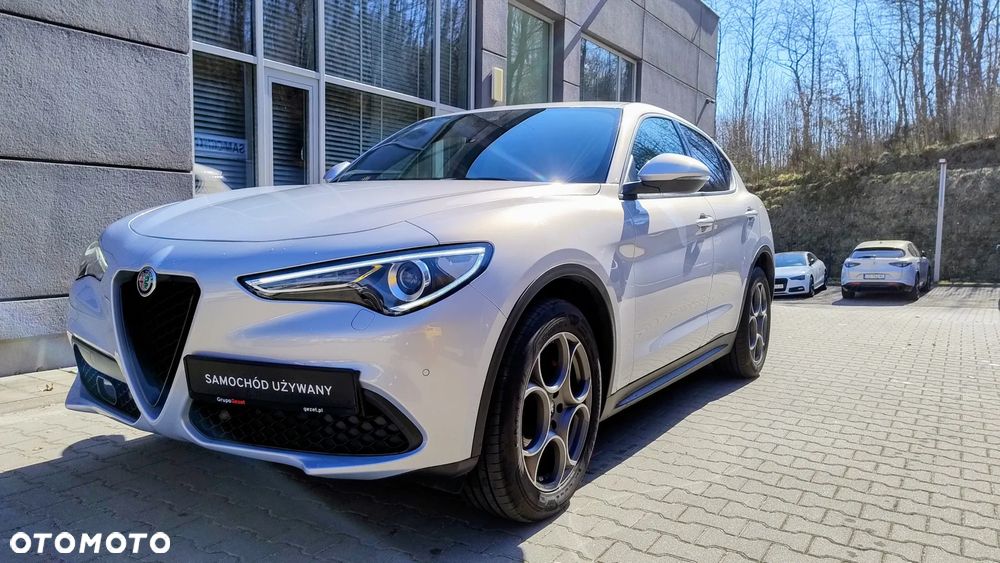 Alfa Romeo Stelvio - 2