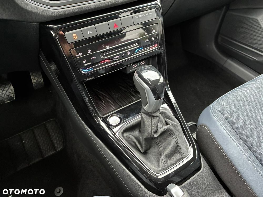 Volkswagen T-Cross - 23