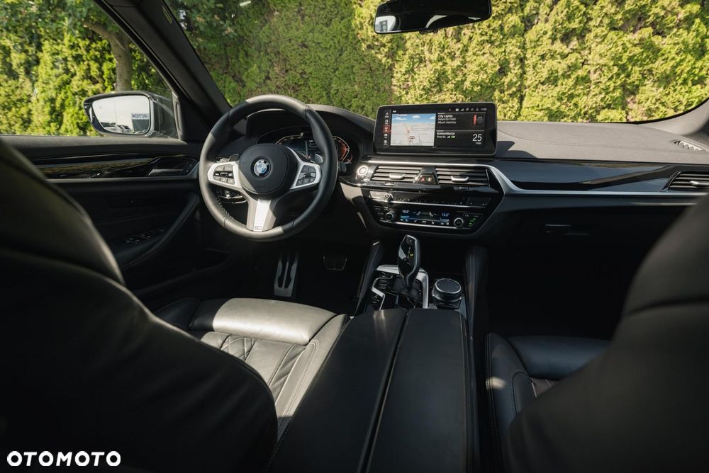 BMW Seria 5 540i xDrive mHEV M Sport sport - 17
