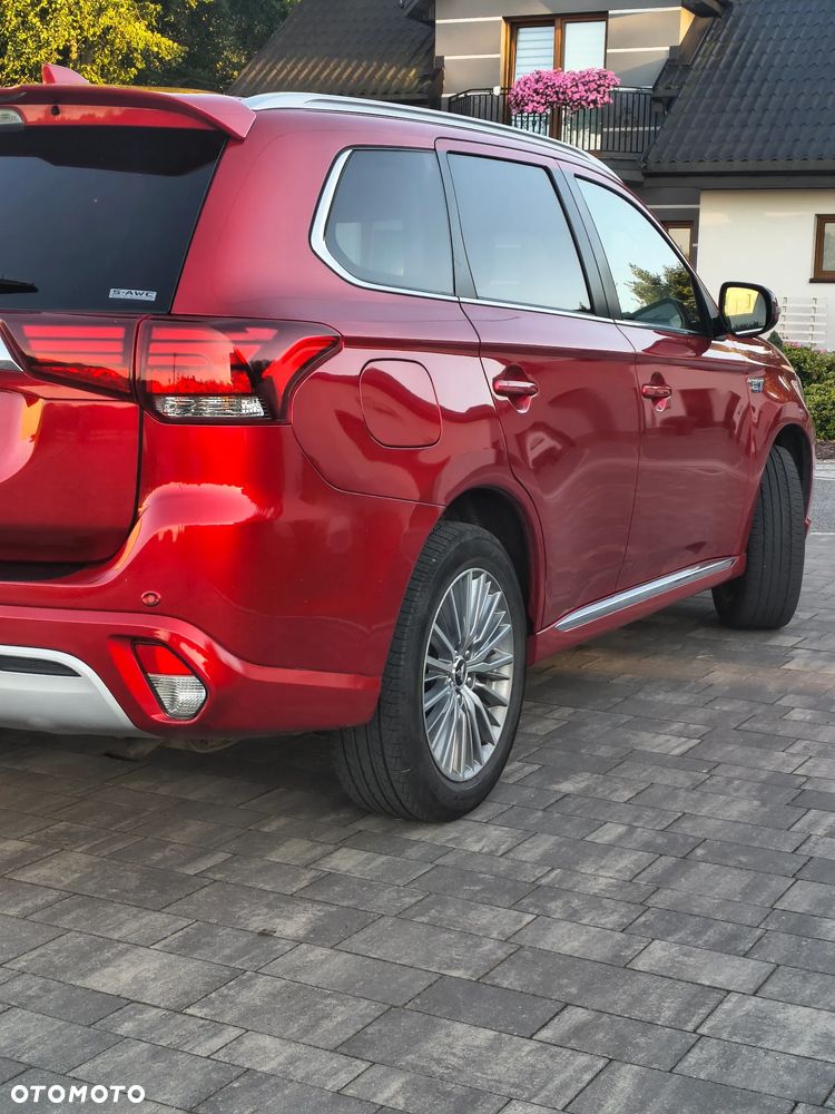 Mitsubishi Outlander - 3