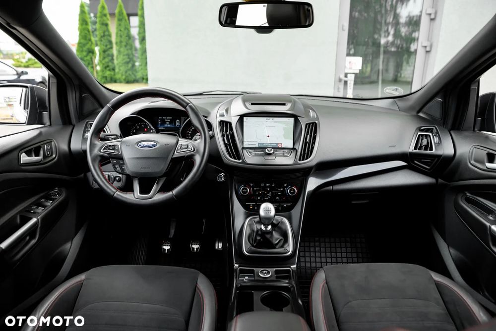Ford Kuga 1.5 EcoBoost 2x4 ST-Line - 26