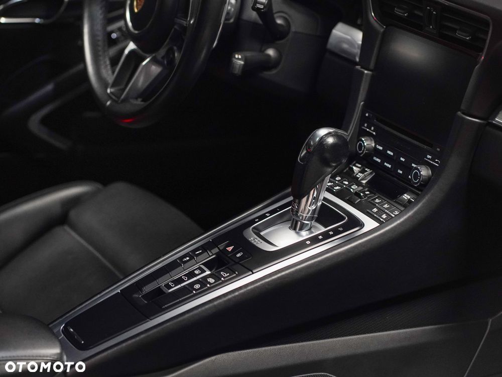 Porsche 911 Carrera S PDK - 25