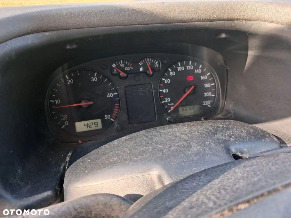 Volkswagen Caravelle Basis / CL - 9