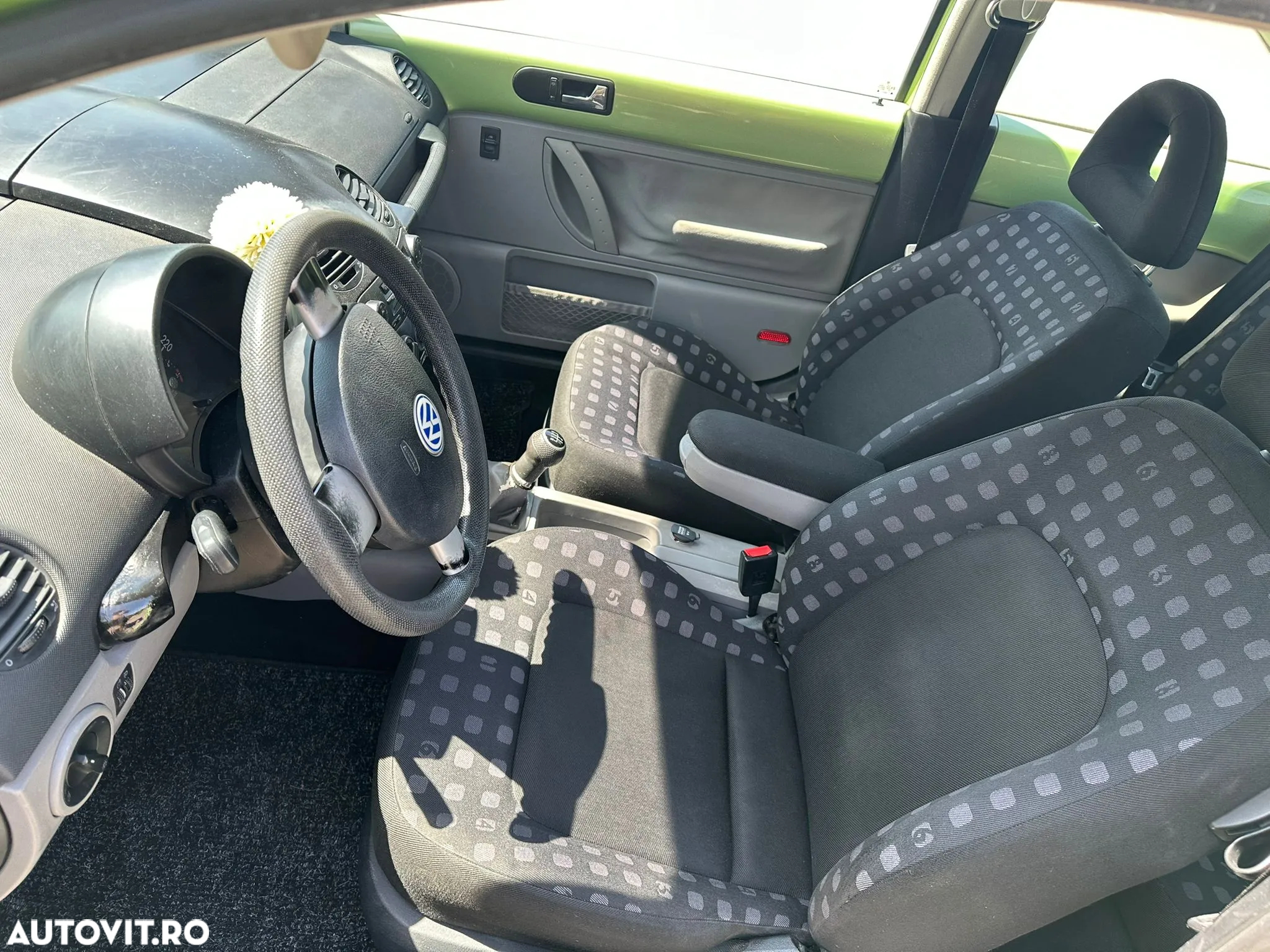 Volkswagen New Beetle - 3