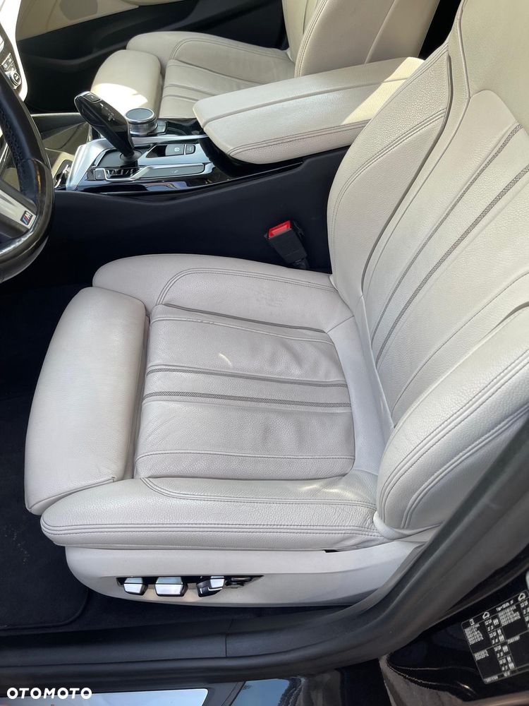 BMW Seria 5 520d Sport Line - 19