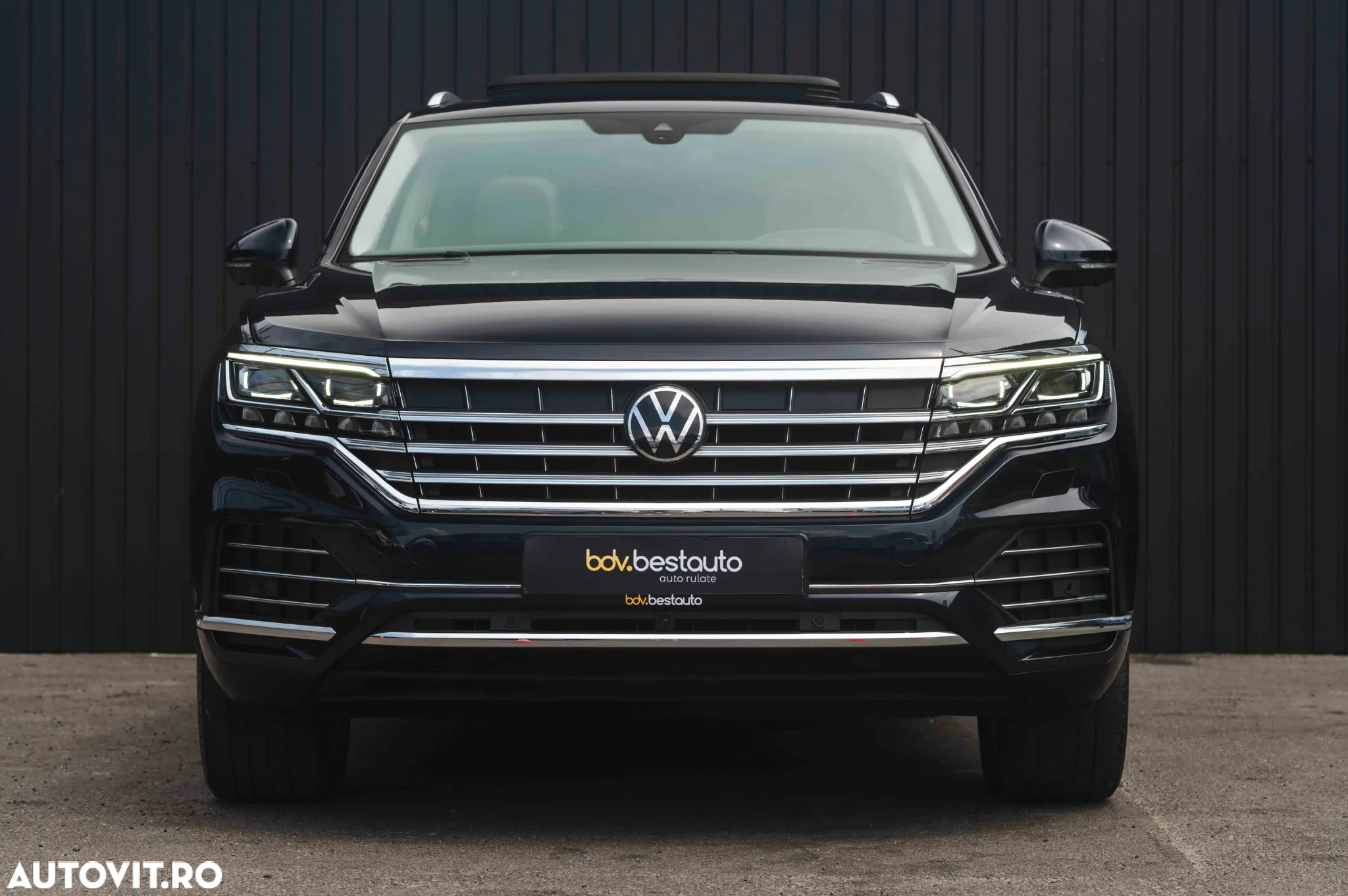 Volkswagen Touareg V6 TDI 4MOTION Elegance - 2