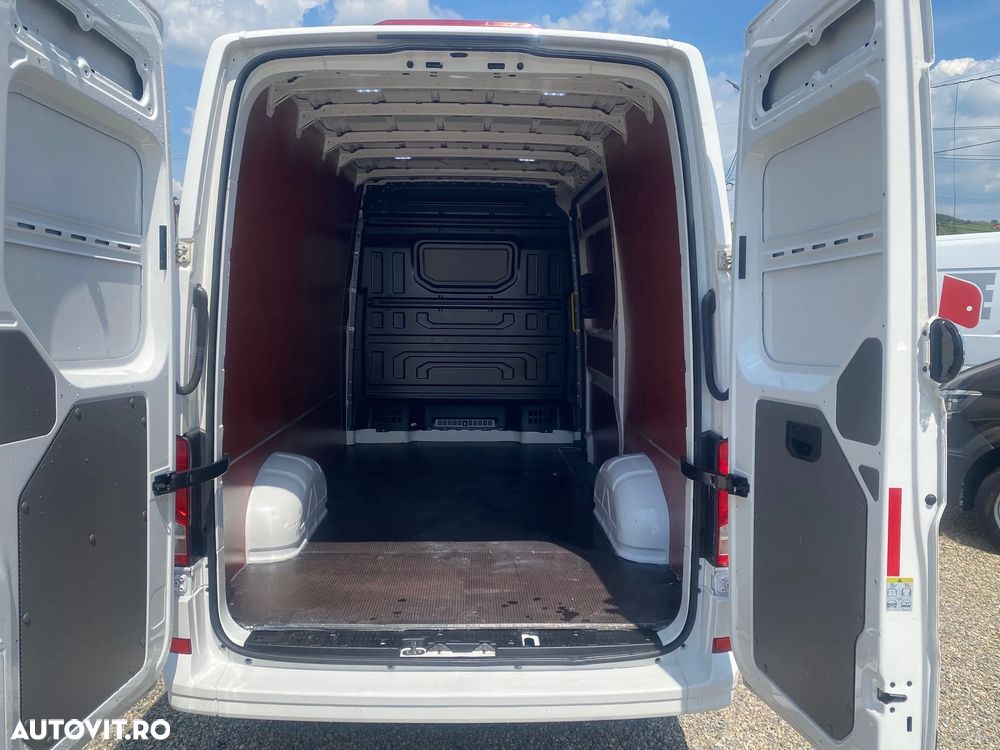 Volkswagen CRAFTER - 8