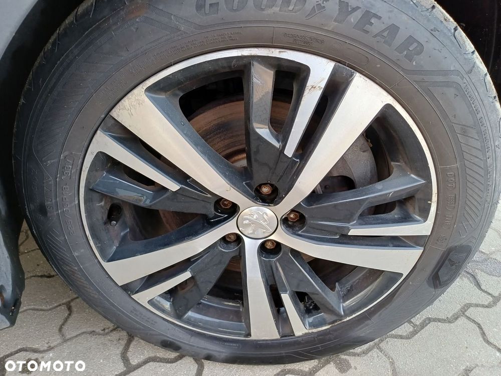 Peugeot 3008 1.6 PureTech HYbrid GT Line S&S EAT8 - 9