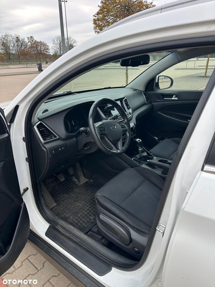 Hyundai Tucson 1.6 GDI BlueDrive Style 2WD - 15