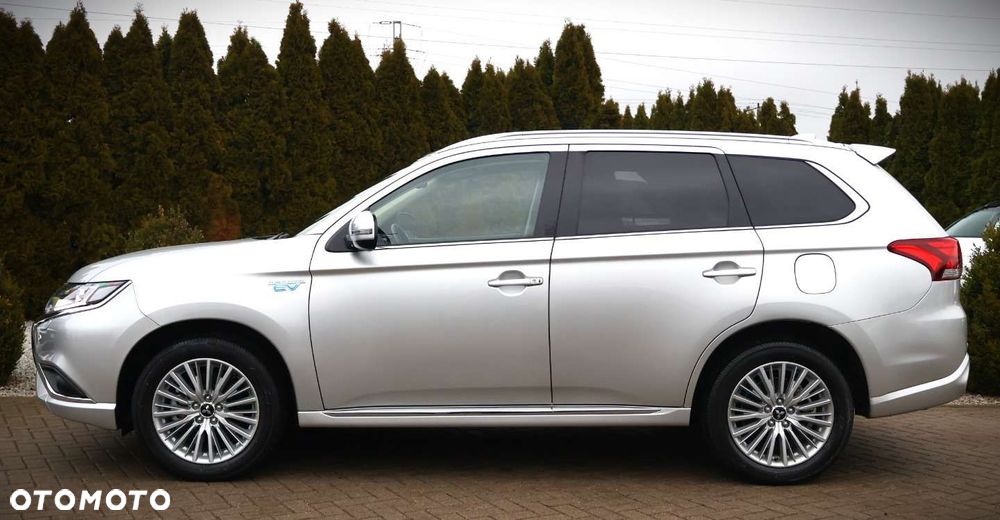 Mitsubishi Outlander - 8