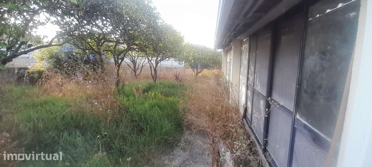Terreno urbano com projeto aprovado na Charneca de Caparica - Grande imagem: 2/13