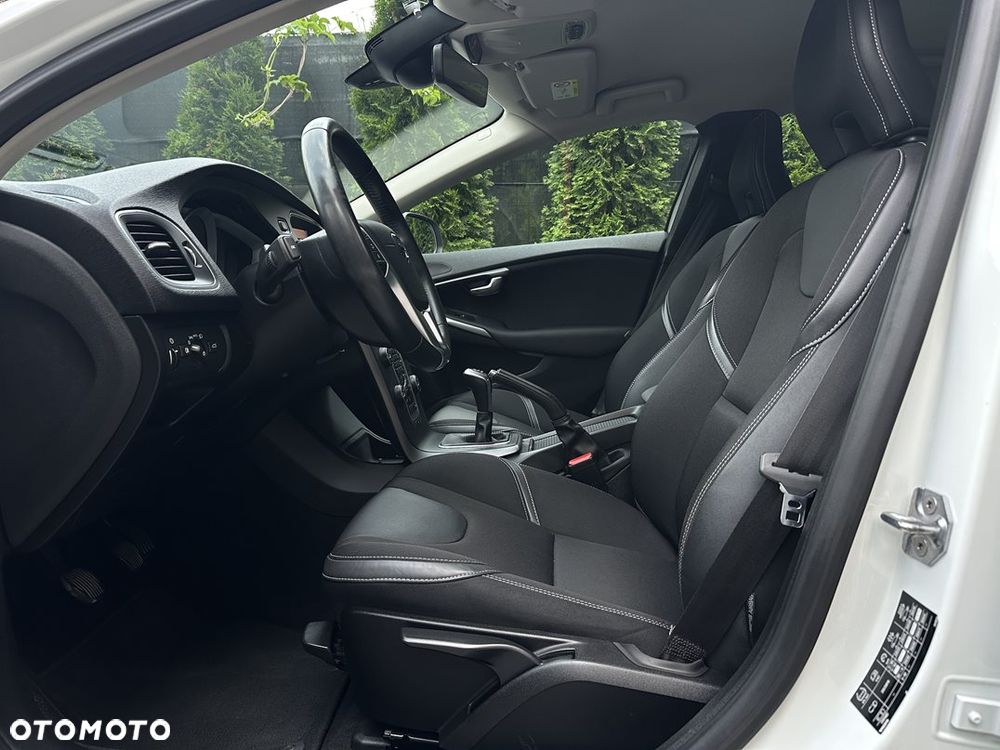 Volvo V40 D2 Momentum - 26