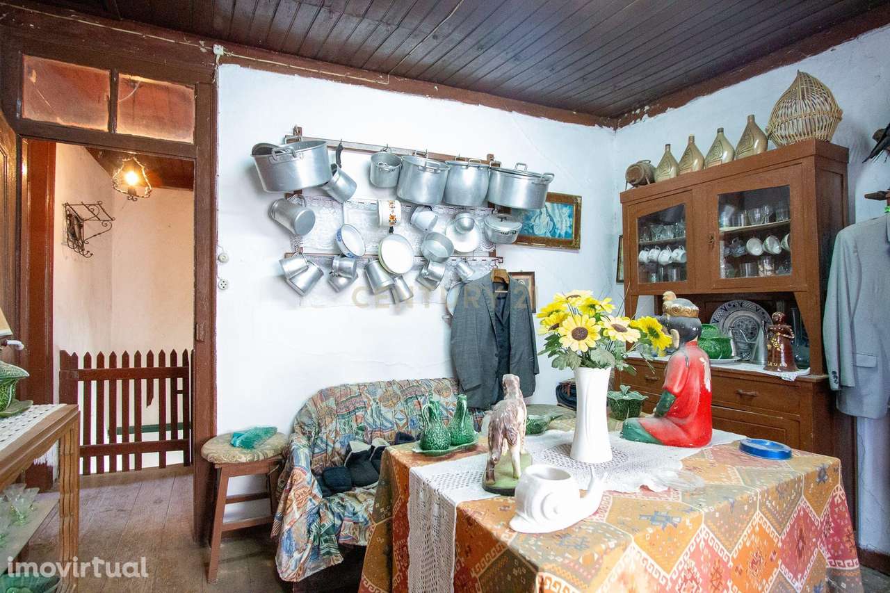 Propriedade com Casa Antiga para Remodelação Total + Terreno Rústico - Grande imagem: 3/21