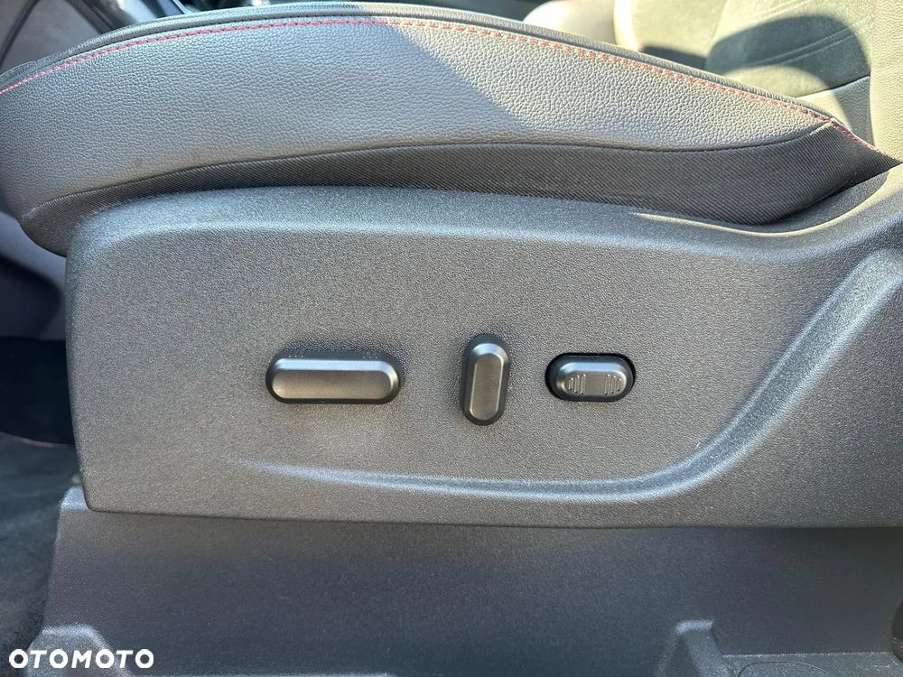 Ford Kuga 1.5 EcoBoost 2x4 ST-Line - 16