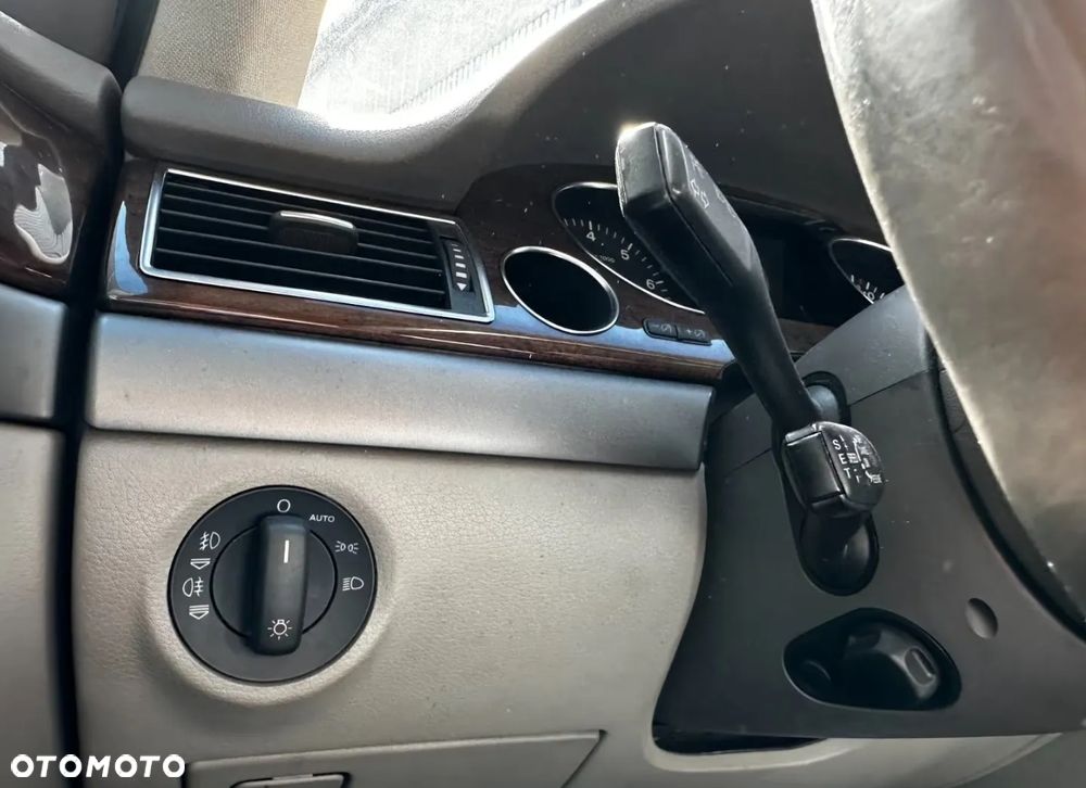 Audi A8 4.2 Quattro - 14