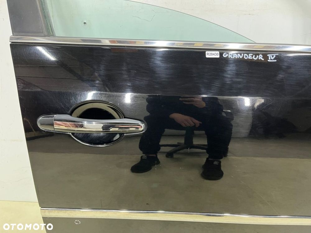 Drzwi Hyundai Grandeur 4 IV 05-11r. prawe przednie prawy przód AA - 4