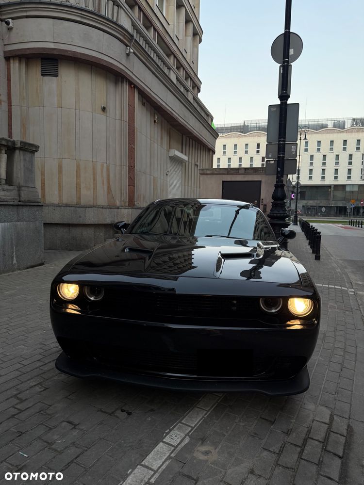 Dodge Challenger - 2
