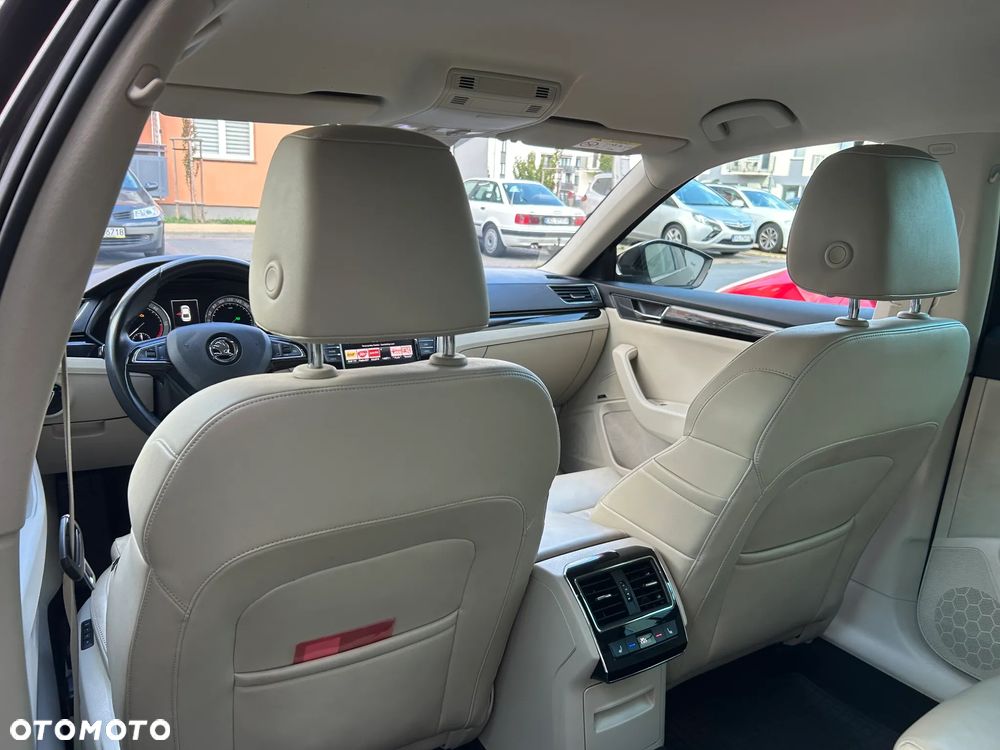 Skoda Superb 2.0 TDI 4x4 L&K DSG - 24