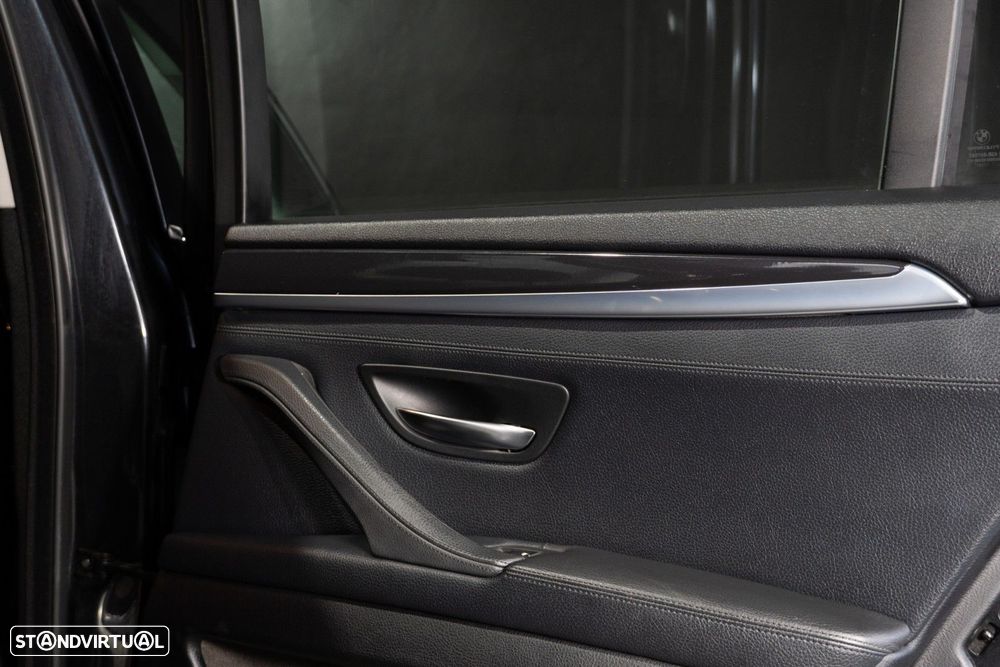 BMW 520 d Line Luxury Auto - 35