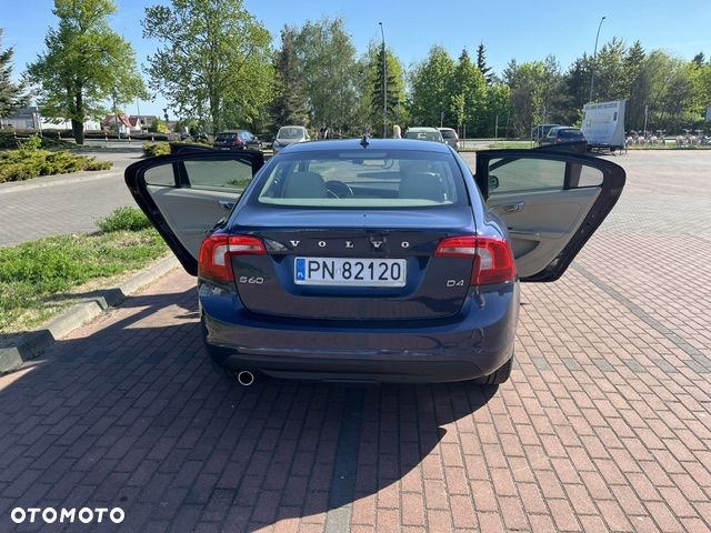 Volvo S60 D4 Momentum - 11