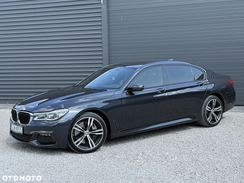 BMW Seria 7 750Li xDrive - 12