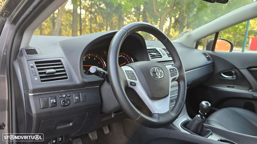 Toyota Avensis SD 2.0 D-4D Exclusive +Pele+GPS - 40