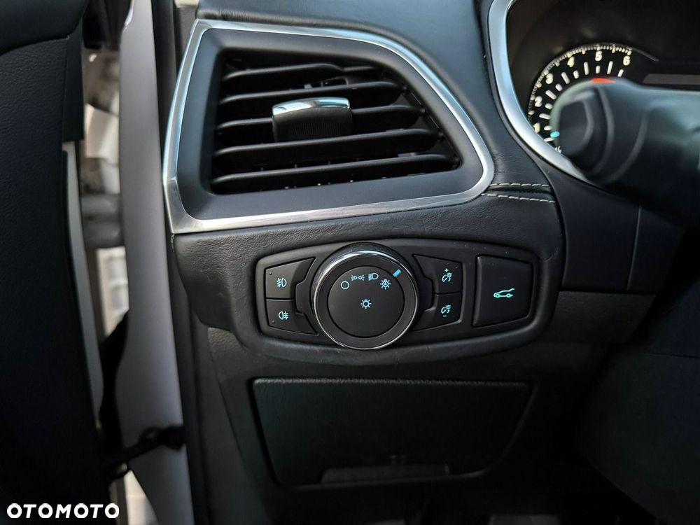 Ford Edge 2.0 TDCi Bi-Turbo 4x4 Vignale - 28