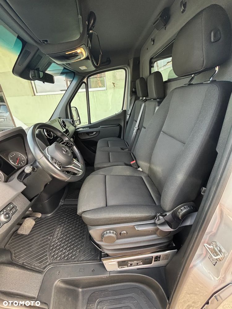Mercedes-Benz Sprinter - 11