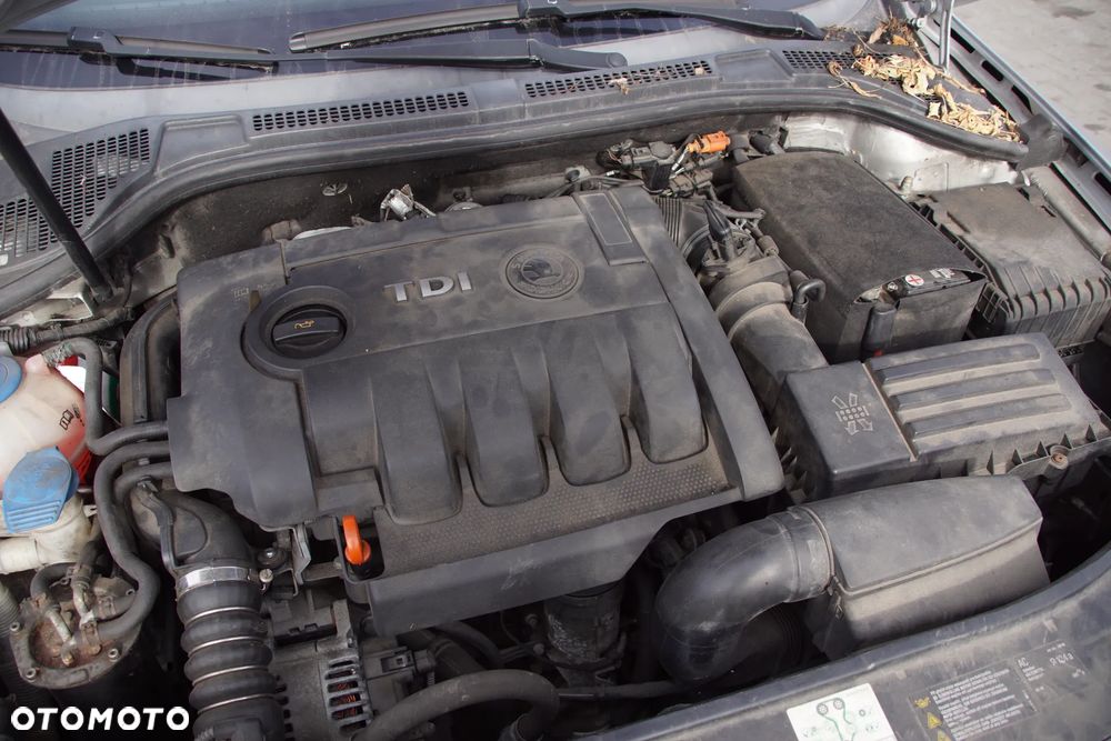 Auto na części - Skoda Superb II 2.0 TDI 140 KM BMP KXX LA7W 2009R Silnik Skrzynia Drzwi Błotnik Zderzak Lampa Lusterko Klamka Szyba Deska Kokpit Sterownik Moduł Czujnik Licznik Panel Kierownica - 20