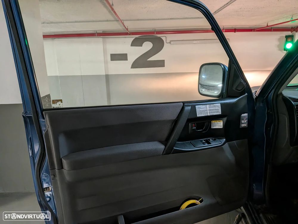 Mitsubishi Pajero 3.2 DI-D GLS - 13