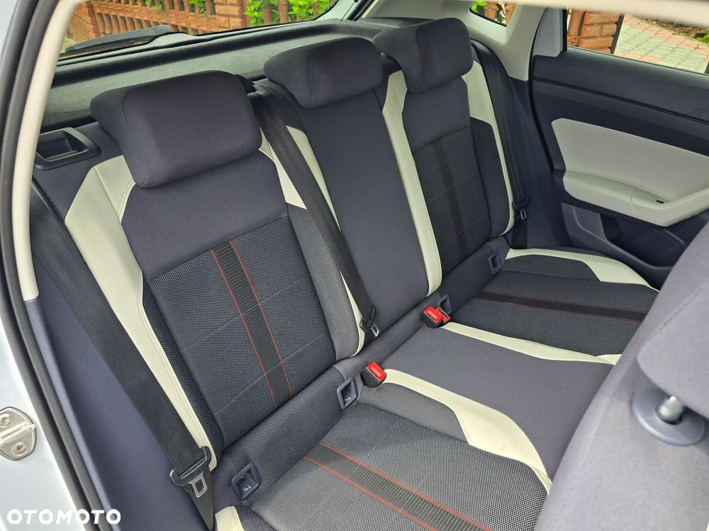 Volkswagen Polo - 14