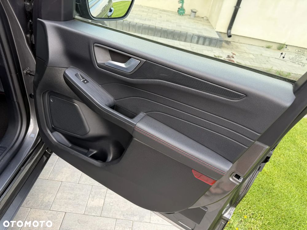 Ford Kuga 2.5 Duratec PHEV ST-LINE X - 35