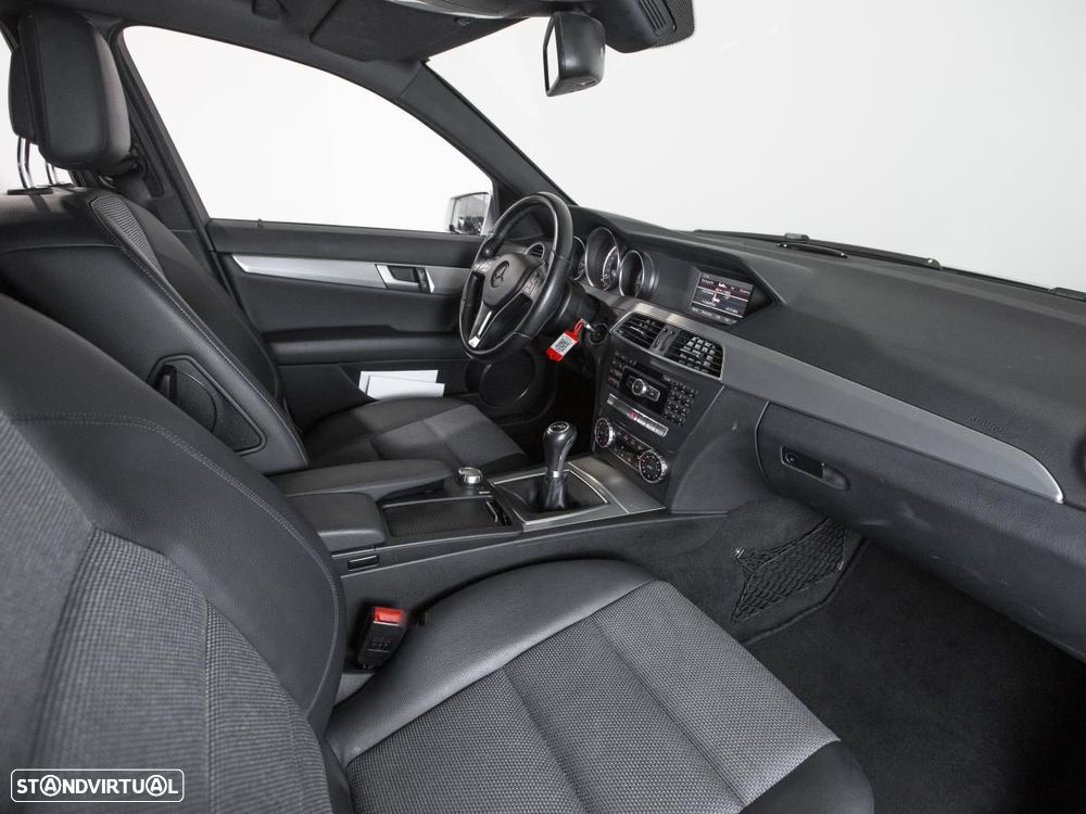 Mercedes-Benz C 220 - 11
