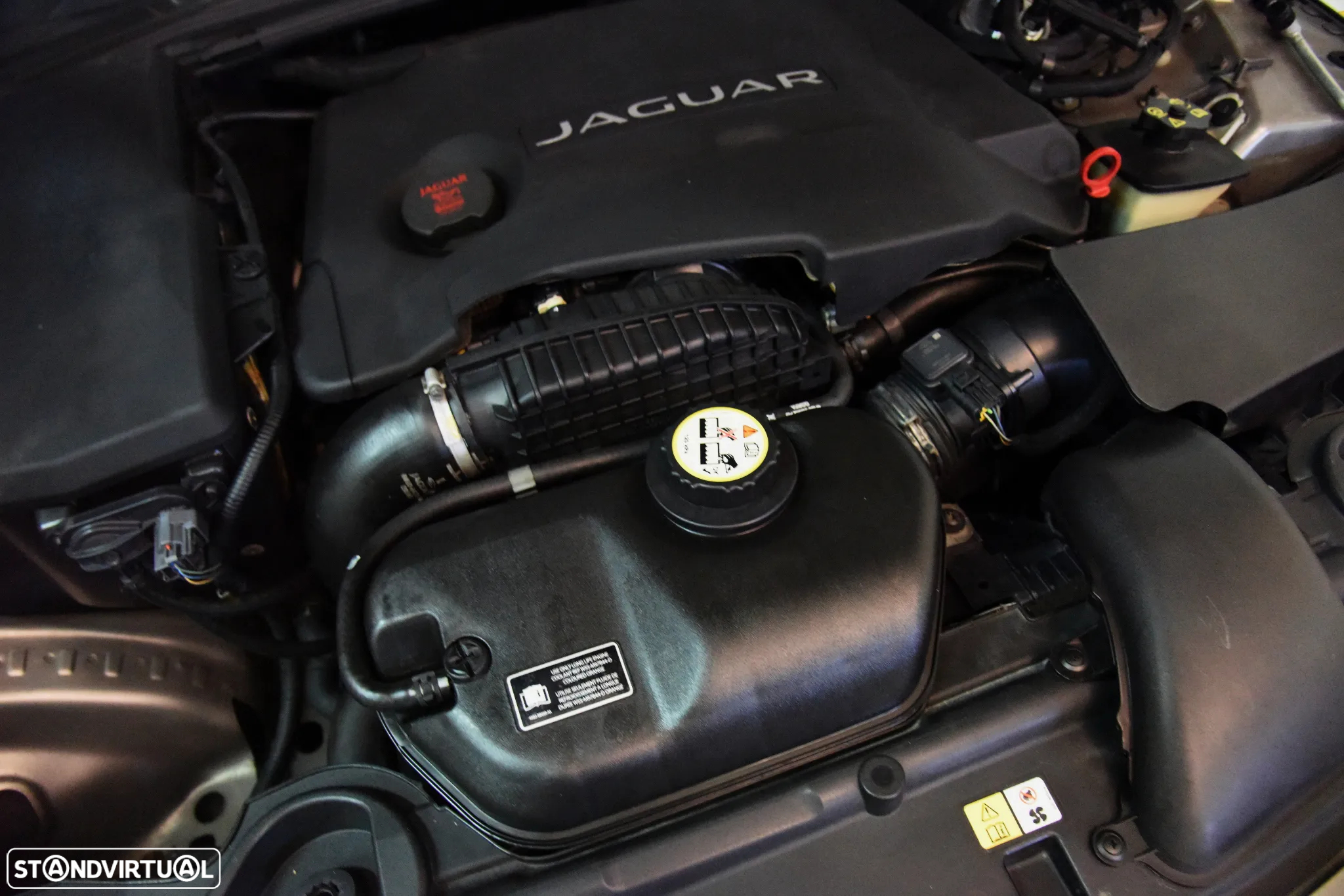 Jaguar XF 2.7 D V6 Luxury - 11