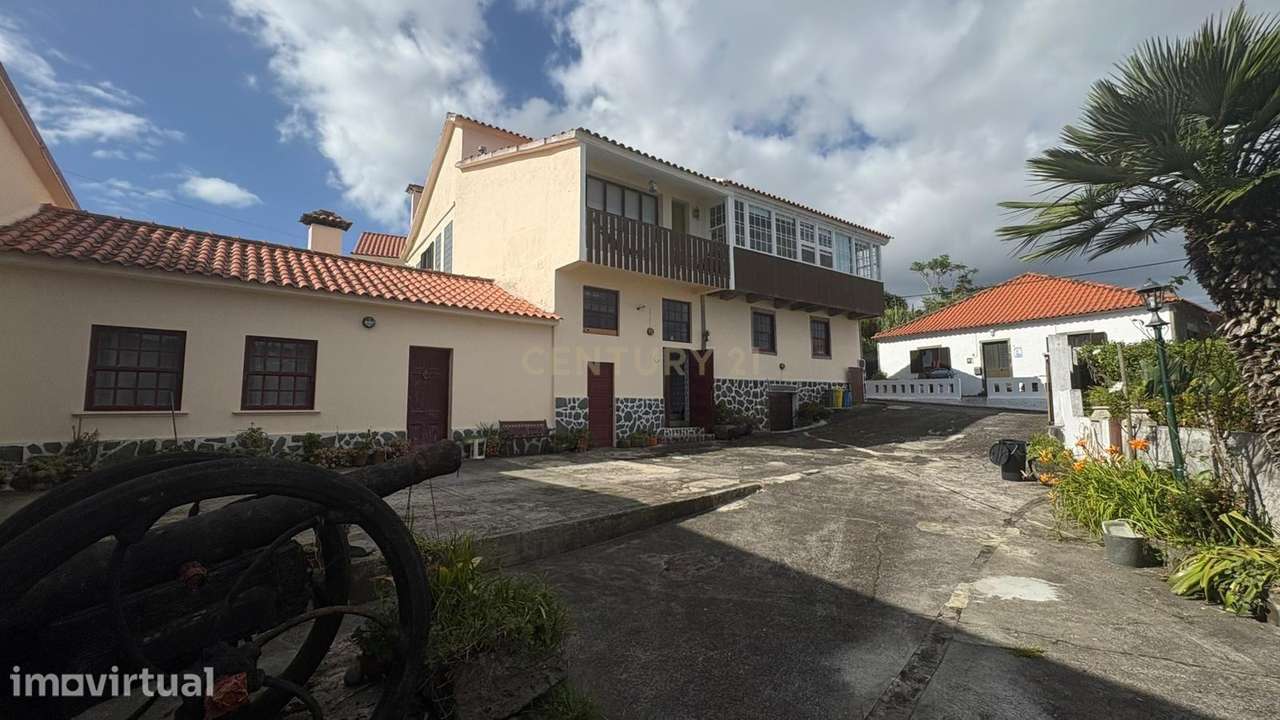 Oportunidade única, Moradia histórica com vista mar em lajes das Flore - Grande imagem: 3/48
