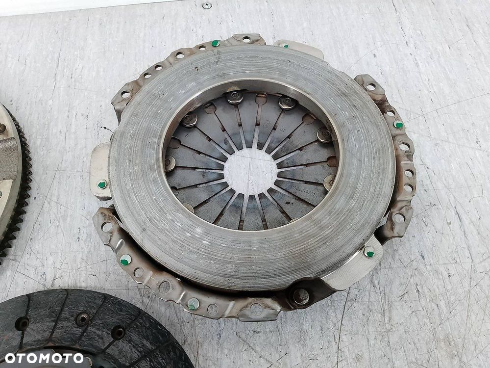 SPRZEGŁO KOMPLETNE MAZDA 3 III PE2116460A  PE21-16410 2.0 16V - 6