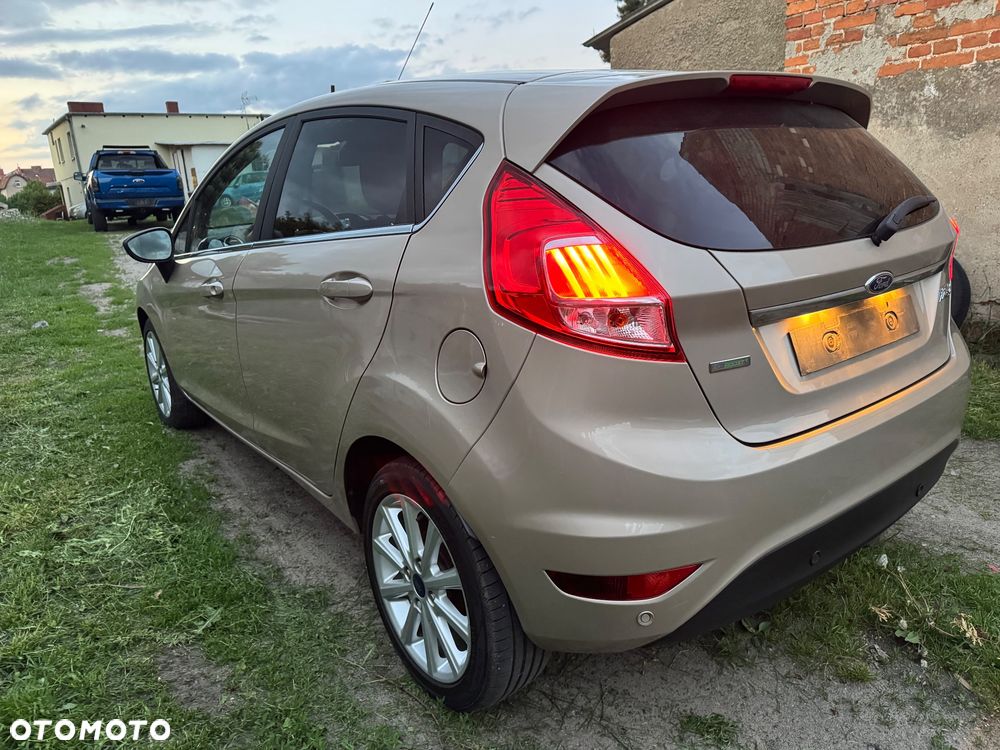 Ford Fiesta 1.0 EcoBoost S&S TITANIUM X - 2
