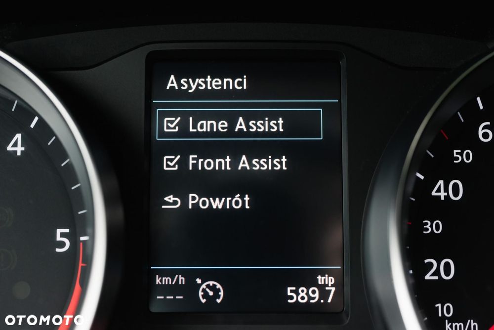 Volkswagen Passat - 30
