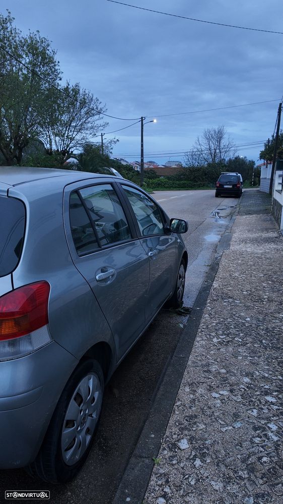 Toyota Yaris 1.0 VVT-i AC Manual - 9