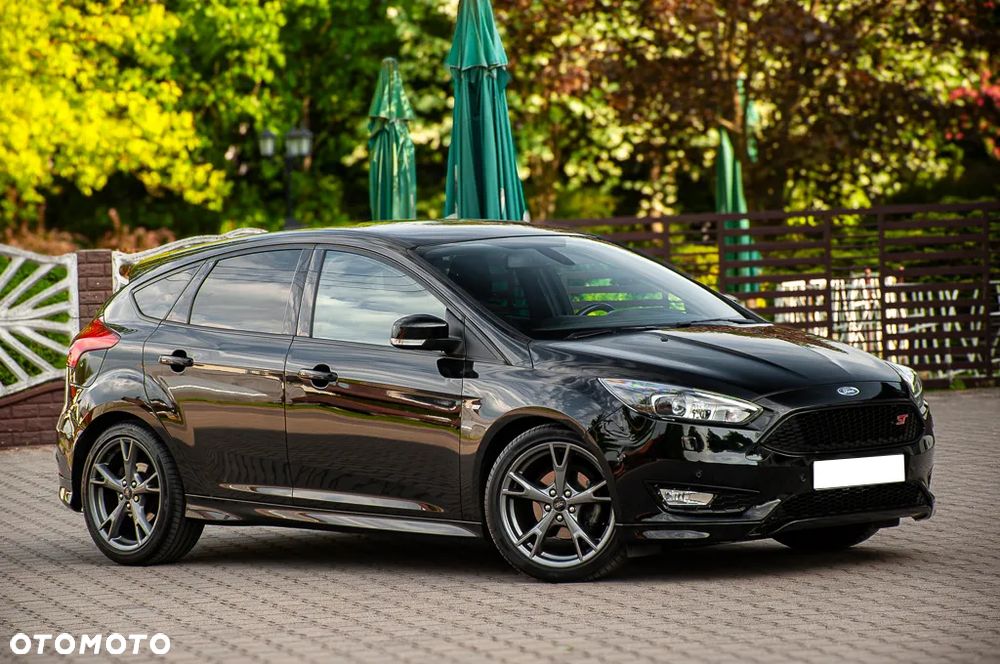 Ford Focus 1.5 EcoBlue Start-Stopp-System ST-LINE STYLE - 4