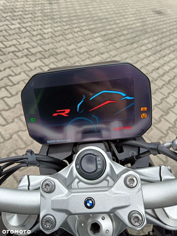 BMW F - 11