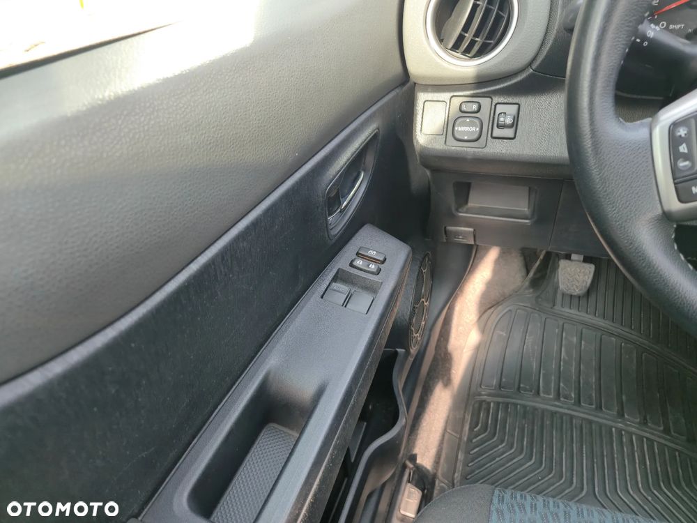 Toyota Yaris 1.33 VVT-i Life - 10