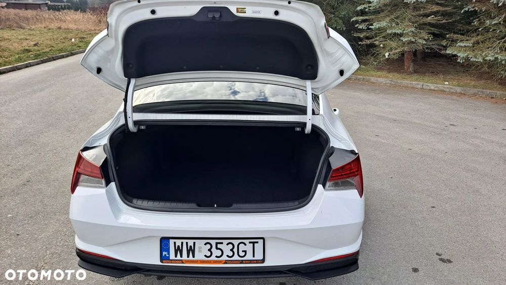 Hyundai Elantra 1.6 Comfort - 14