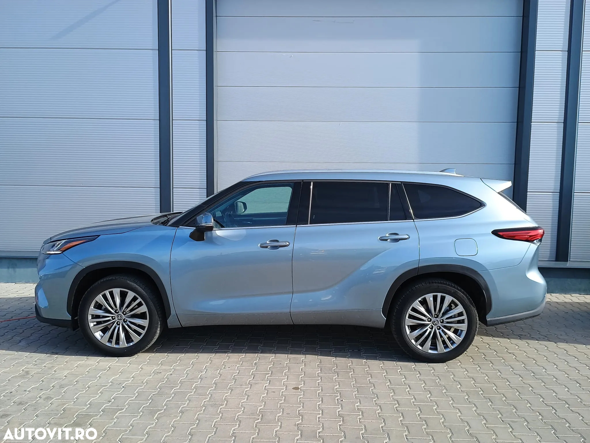 Toyota Highlander 2.5 L Hybrid Dynamic Force 248CP Executive Pearly - 3