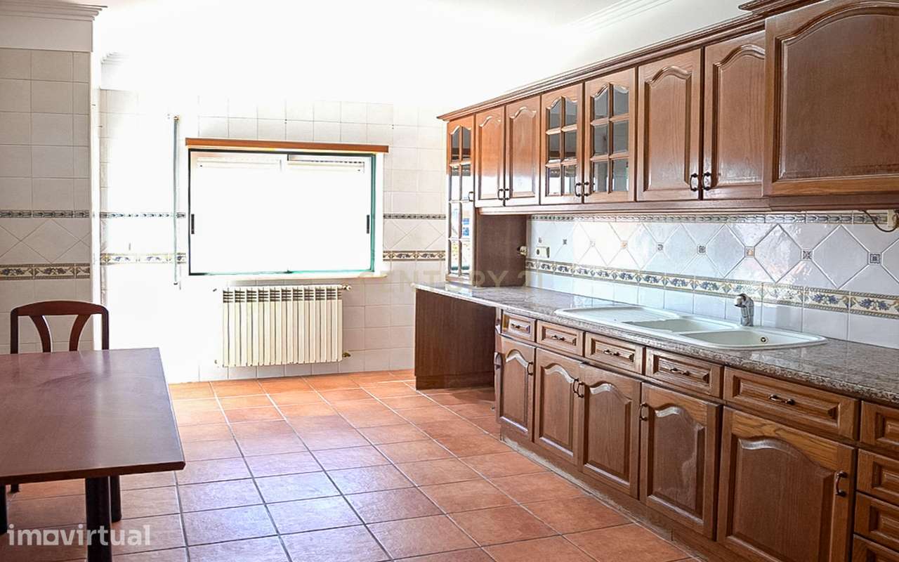 Duplex T3 no Samouco, Alcochete - Grande imagem: 2/26