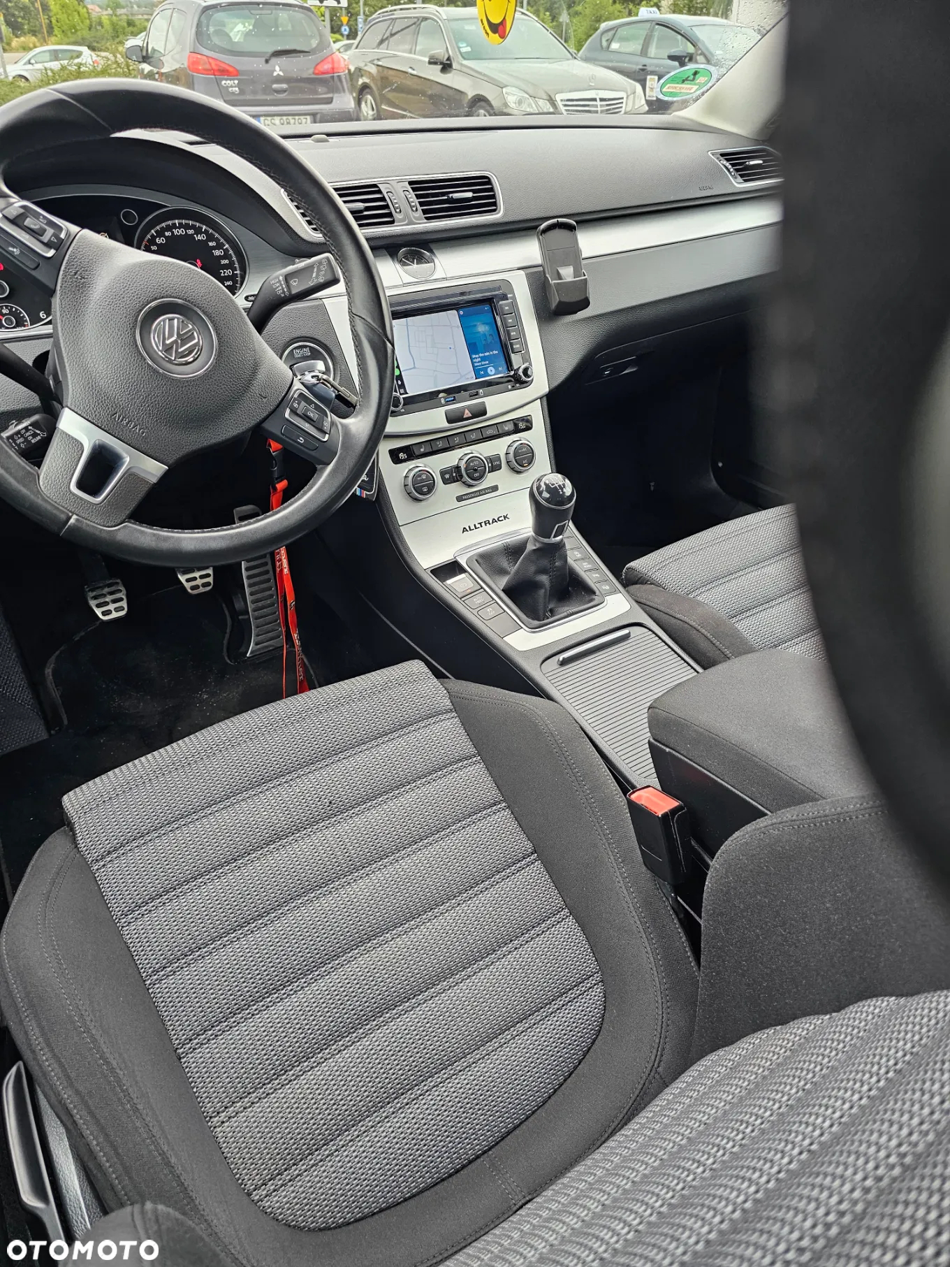 Volkswagen Passat 2.0 TDI Highline - 16