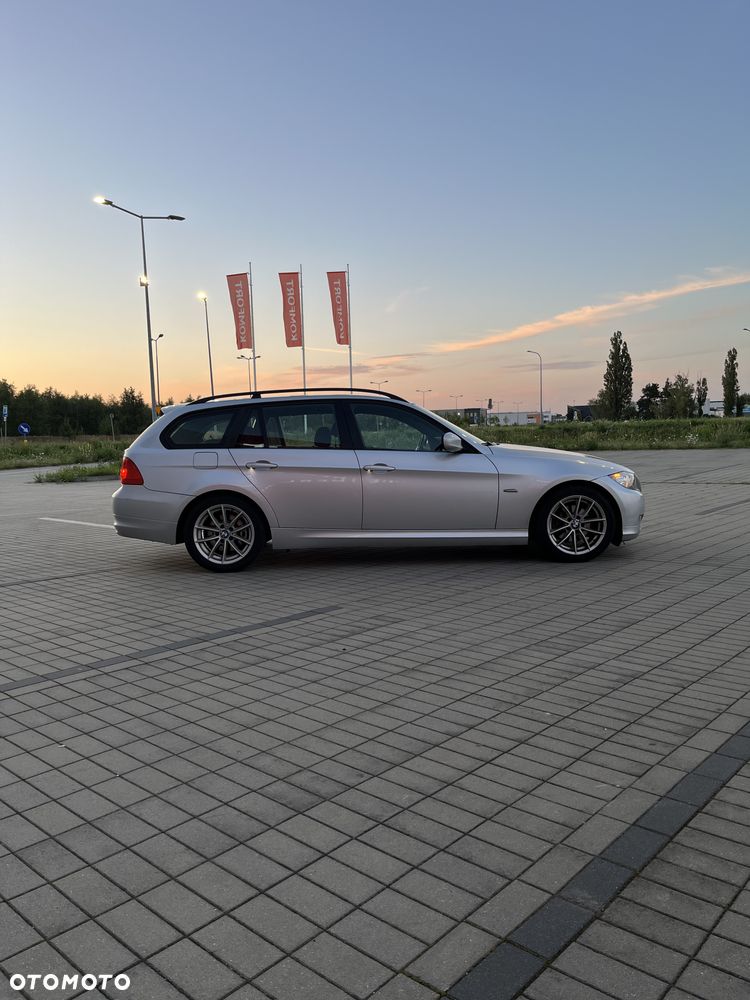 BMW Seria 3 318i - 2