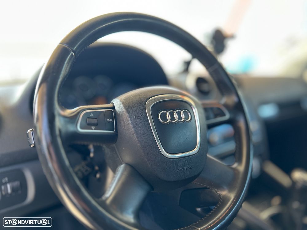 Audi A3 Sportback 1.6 TDI B.Line Attraction - 8