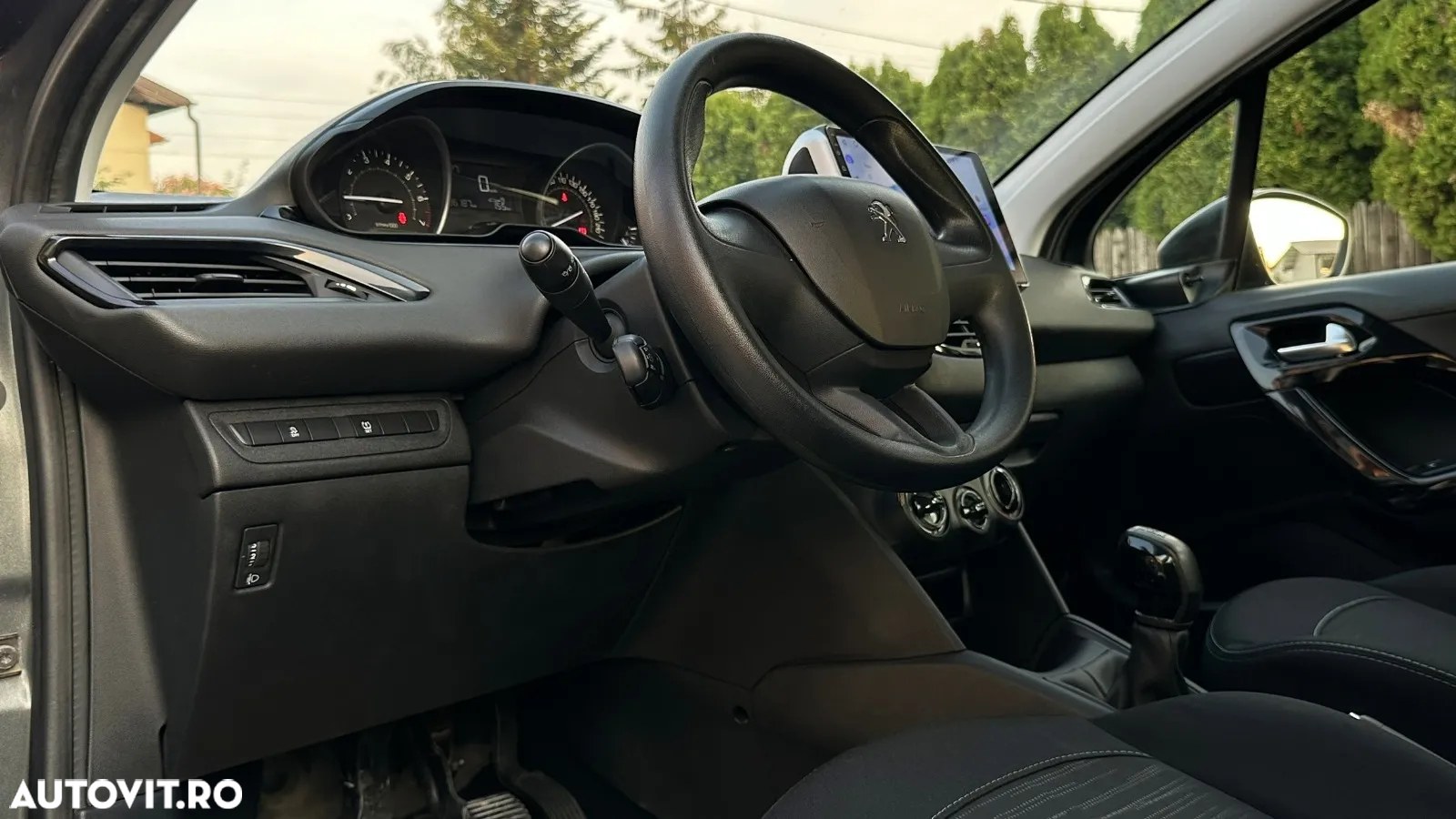 Peugeot 208 1.2 L PureTech Allure - 12