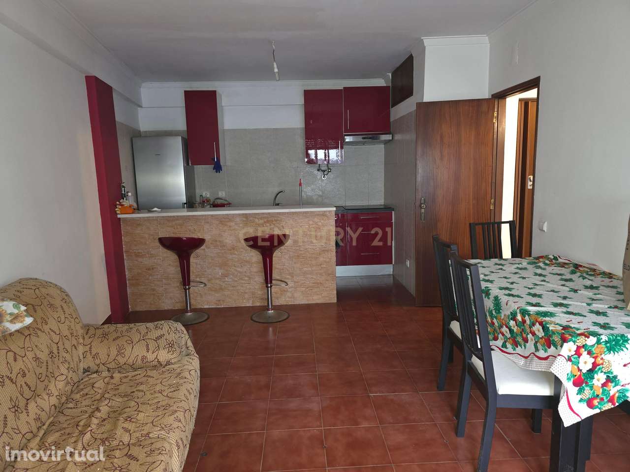 Apartamento 2 Assoalhadas no Centro de Almada ao pé do Metro! - Grande imagem: 3/26